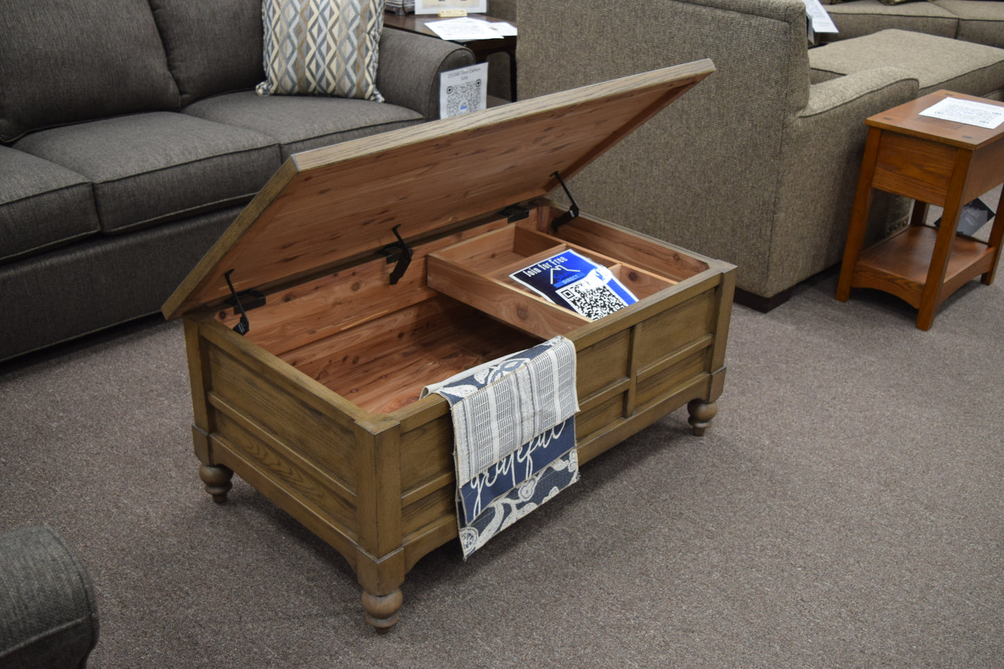 Americana Farmhouse Lift Top Cocktail Table - CLOSEOUT