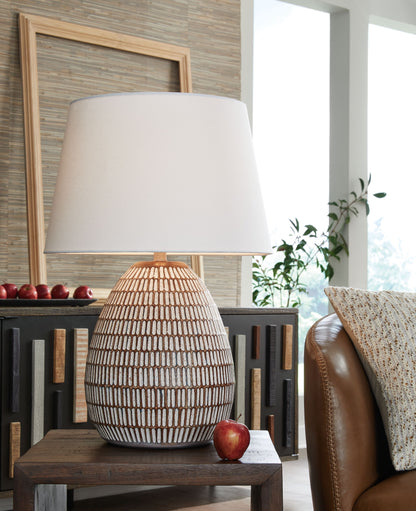 Darrich - Metal Table Lamp - Beige / White
