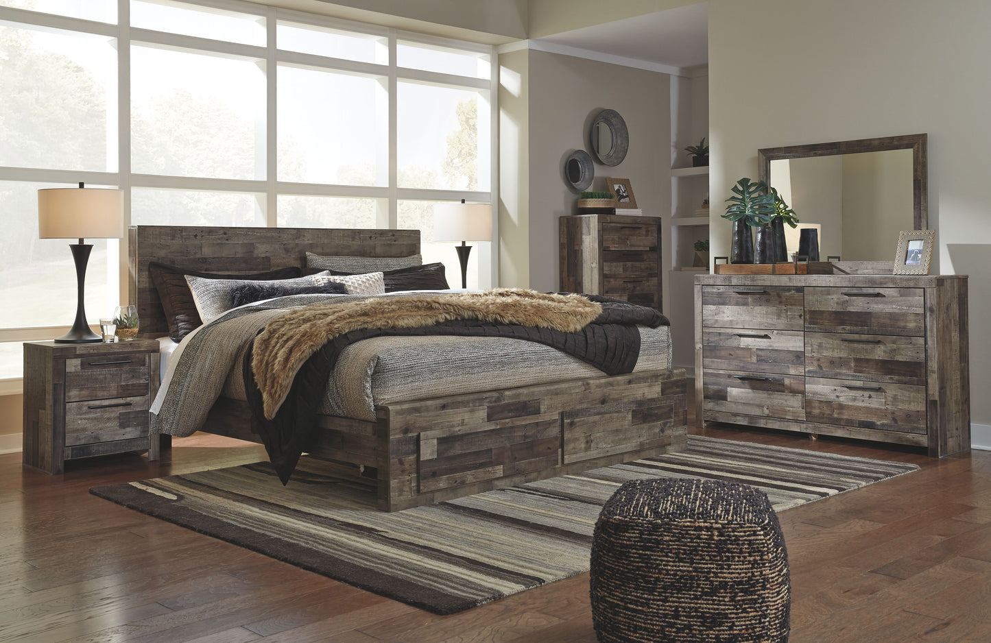 Derekson - Panel Bedroom Set