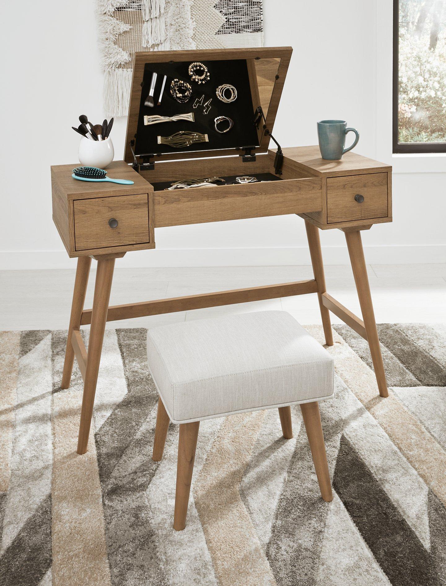 Thadamere Vanity with Stool