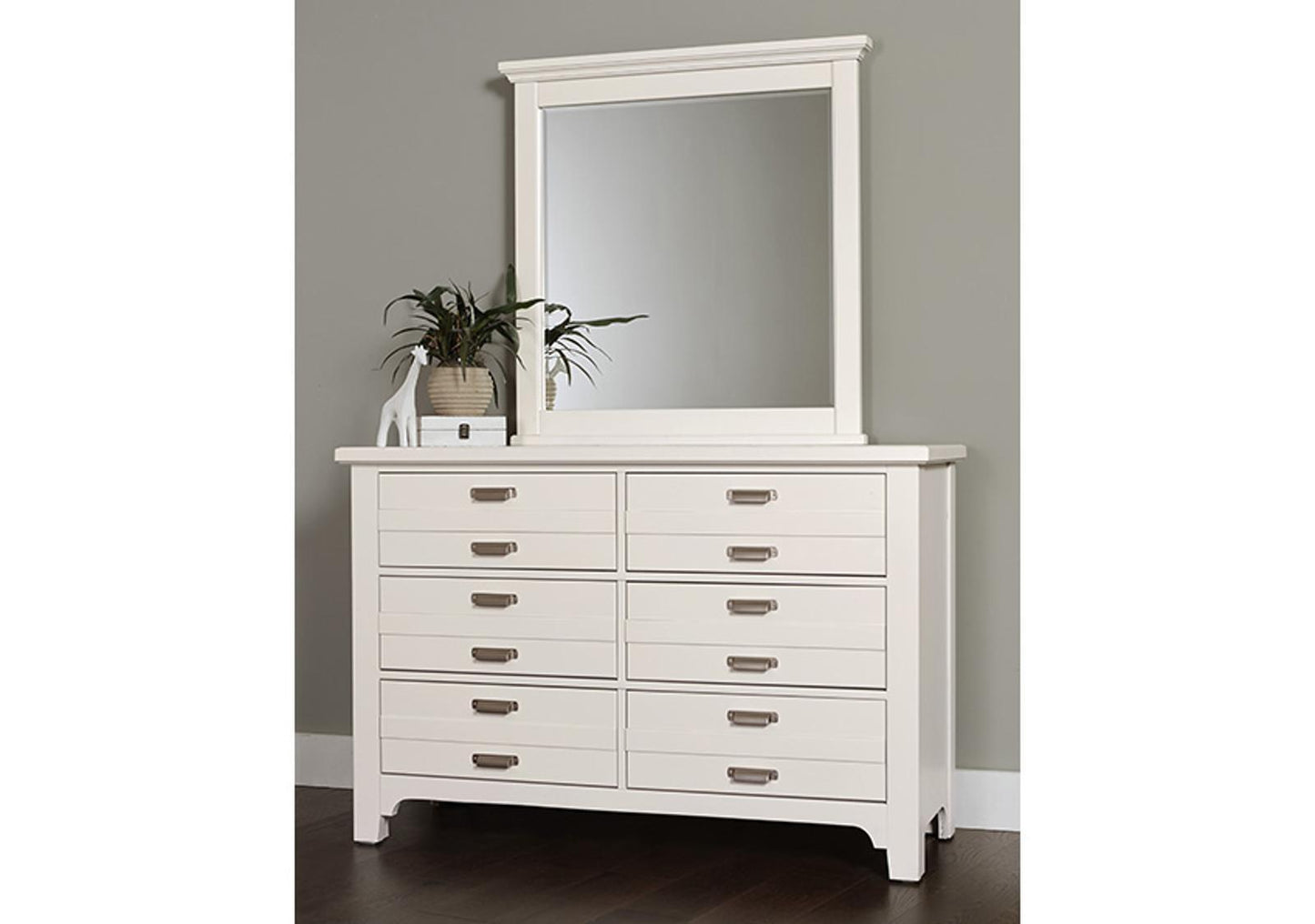 Vaughan-Bassett Bungalow 6 Drawer Dresser in Lattice