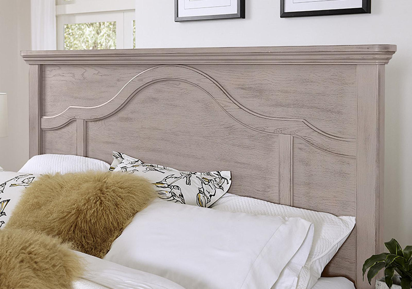 Vaughan-Bassett Bungalow King Mantel Panel Bed in Dover