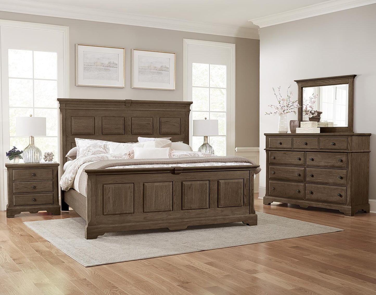 Vaughan-Bassett Heritage King Mansion Bed in Cobblestone Oak